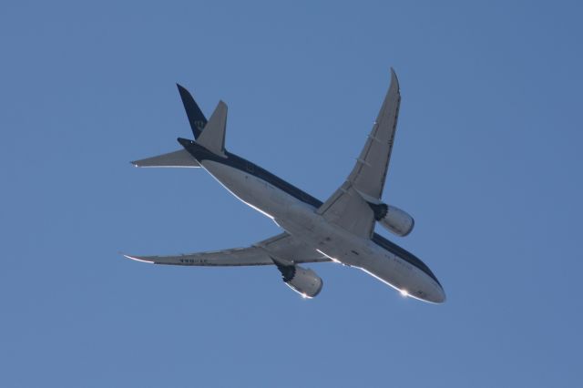 Boeing 787-8 (JY-BAA) - Royal Jordanian departing Boston Logan heading back to JFK after diverting for medical. 