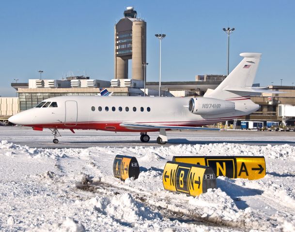 Dassault Falcon 2000 (N974HR) - Falcon and the Snow