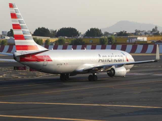 Boeing 737-800 (N749NN)