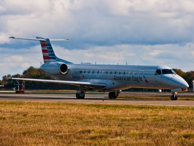 Embraer ERJ-135 (N848AE)