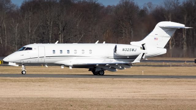 Bombardier Challenger 300 (N325WJ)