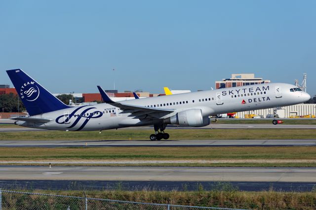 Boeing 757-200 (N705TW)