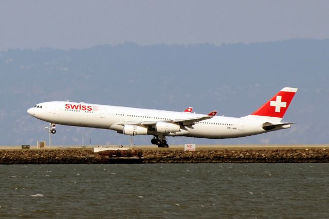 Airbus A340-300 (HB-JME)