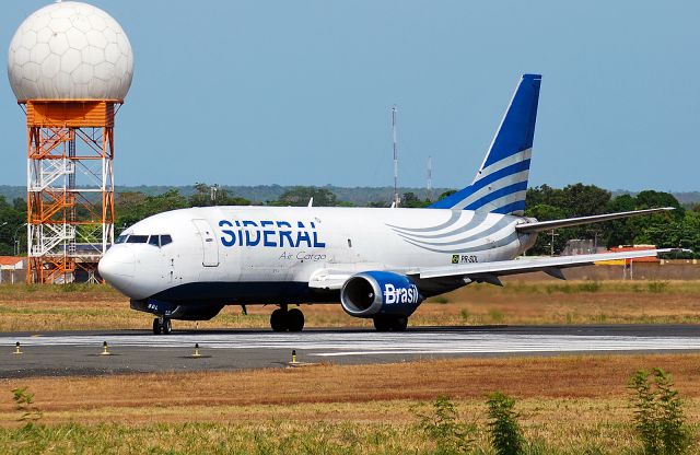 BOEING 737-300 (PR-SDL) - Boeing 737-700 (PR-SDL)