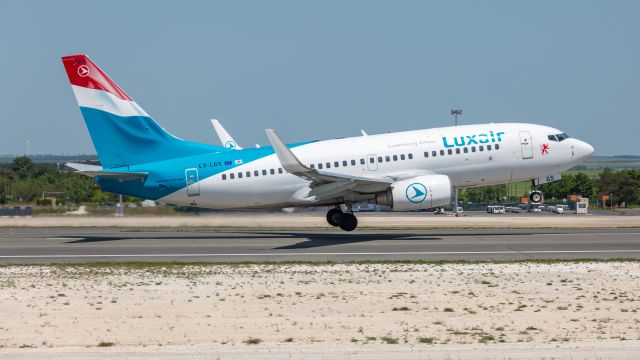 Boeing 737-700 (LX-LGS)