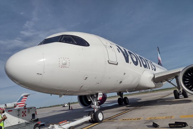 Airbus A320 (XA-VRW)