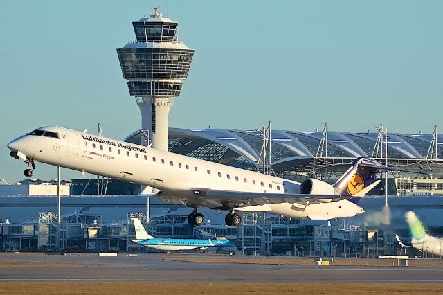 Canadair Regional Jet CRJ-900 (D-ACKL)