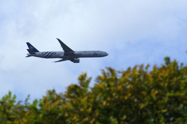 — — - 5-10-2014 boven Leiderdorp 14.35 u naar Schiphol Amsterdam