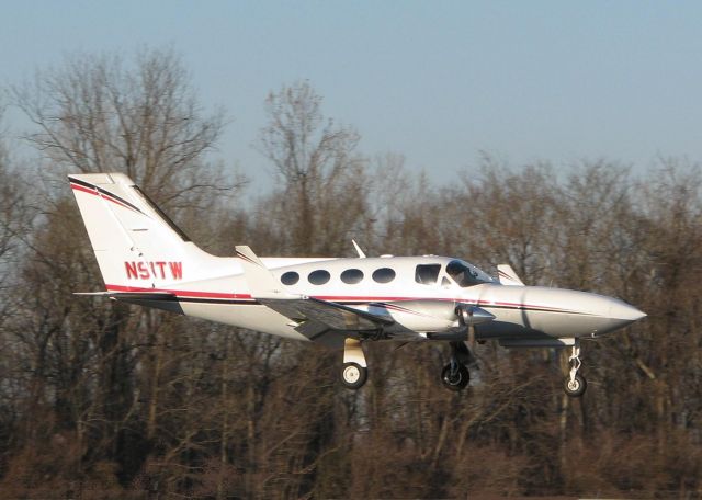 Cessna Chancellor (N91TW) - About to touch down on runway 14 at the Downtown Shreveport airport.