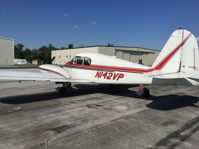 Piper Apache (N142VP)