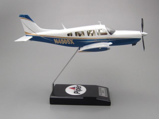 Piper Saratoga (N4505X) - Factory Direct Models. Custom PA32R-300 / N4505X