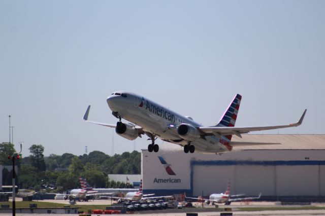 Boeing 737-800 (N988NN) - Plane Type: 2016 Boeing 737-823br /Route: CLT-PUJbr /Airline: American Airlines br /Livery: br /Registration: N988NNbr /Owned By: American Airlines INCbr /Runway: 36C