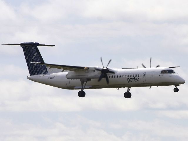 de Havilland Dash 8-400 (C-GLQN)