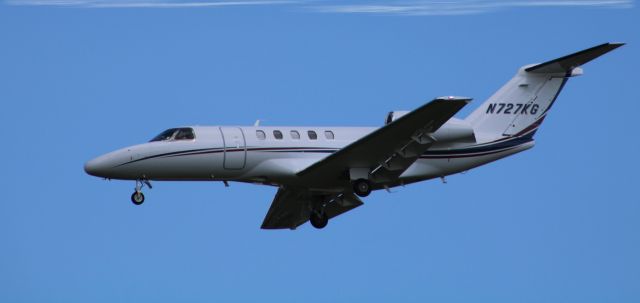 Cessna Citation CJ4 (N727KG) - On short final is this 2019 Cessna Citation 525C in the Summer of 2022.