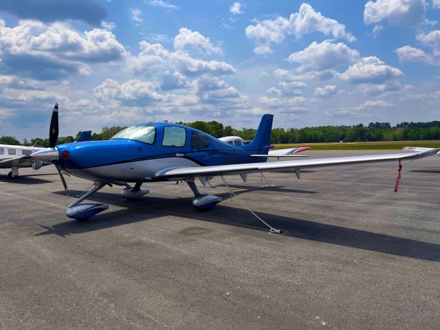 Cirrus SR-22 (N654LC)