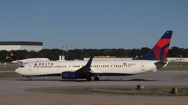 Boeing 737-900 (N804DN)