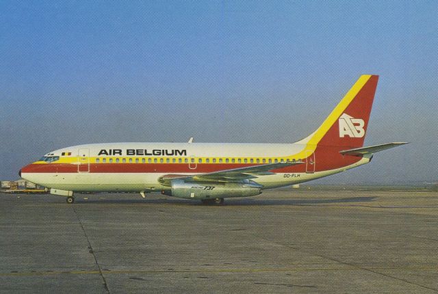 Boeing 737-200 (OO-PLH) - scanned from postcardbr /air belgium