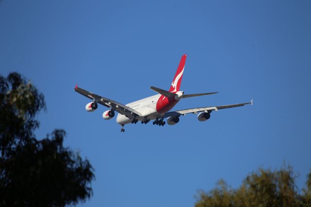 Airbus A380-800 (VH-OQF)