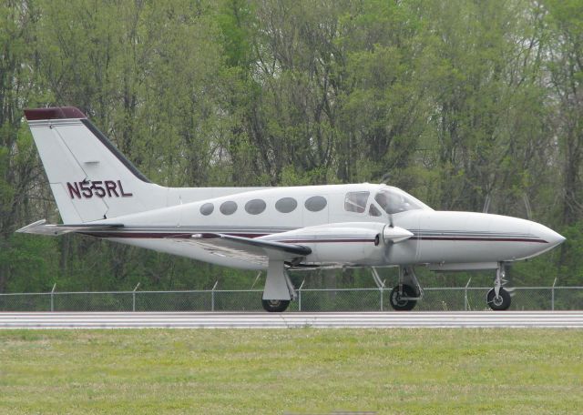 Cessna 421 (N55RL) - Starting to roll down 14 for take off at the Shreveport Downtown airport.