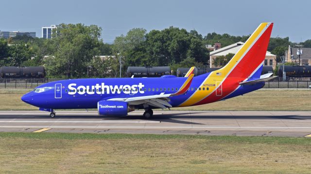 Boeing 737-700 (N752SW)