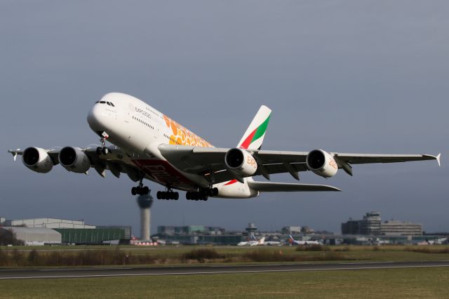 Airbus A380-800 (A6-EOA) - EK22 departing to DXB