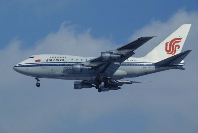 BOEING 747SP (B-2452) - Final Approach to Narita Intl Airport Rwy34L on 1996/01/21