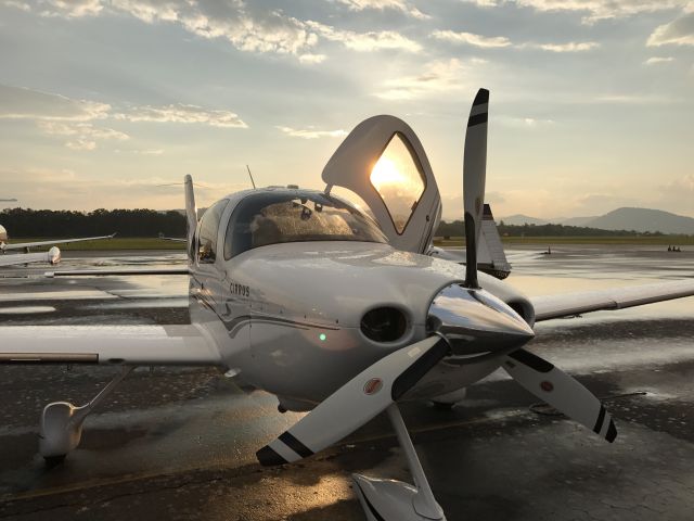 Cirrus SR-22 (N968CD)