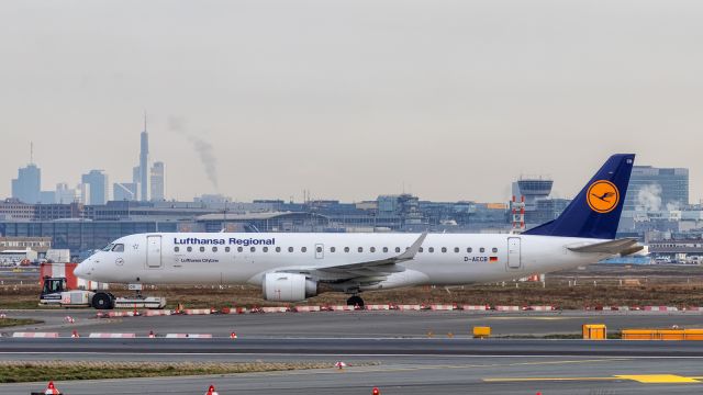 Embraer ERJ-190 (D-AECB)