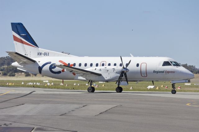 Saab 340 (VH-OLL) - Regional Express Airlines (VH-OLL) Saab 340B at taxiing Wagga Wagga Airport.