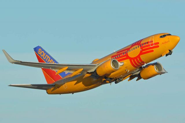 Boeing 737-700 (N781WN) - Southwest Boeing 737-7H4 N781WN New Mexico One at Phoenix Sky Harbor on November 11, 2017.