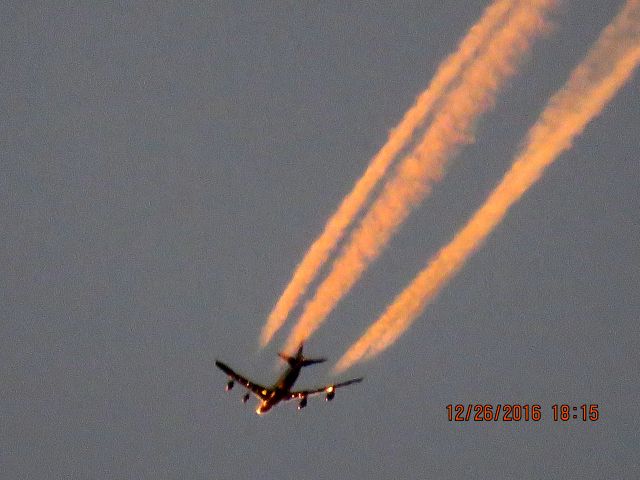 Boeing 747-400 (N120UA)