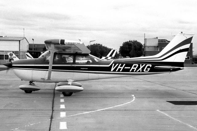 Cessna Skyhawk (VH-RXG) - CESSNA 172M SKYHAWK - REG VH-RXG (CN 60787) - ESSENDON MELBOURNE VIC. AUSTRALIA - YMEN (18/1/1992)35MM B/W NEGATIVE SCAN.