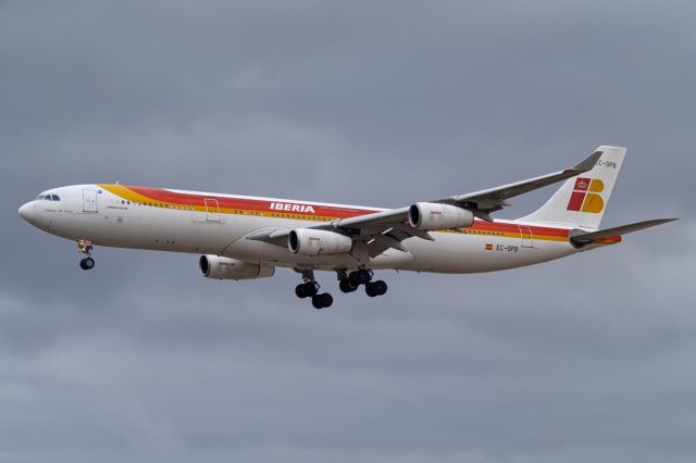 Airbus A340-300 (EC-GPB)
