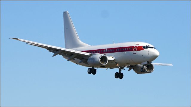 BOEING 737-600 (N273RH) - WWW204 on final to Rwy 16R to complete a flight test on 2.21.19. (B737-66N / ln 1276 / cn 29890). The aircraft here for maintenance at ATS.