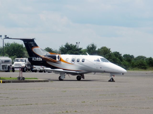 Embraer Phenom 100 (N26SH) - A modern aircraft.