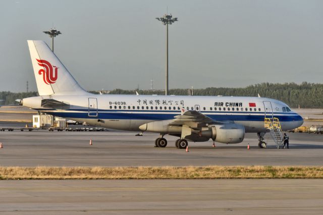 Airbus A319 (B-6038)