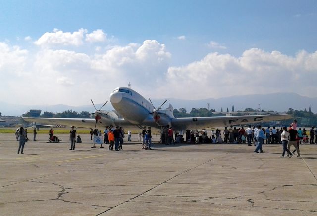 Douglas DC-3 (FAG530)