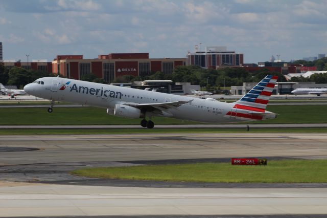 Airbus A321 (N572UW)