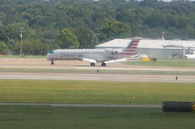 Embraer ERJ-145 (N533AE)