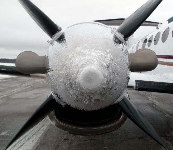 Beechcraft Super King Air 200 (N351CB) - Icing on the approach into Syracuse, NY.