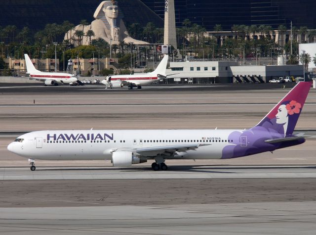 BOEING 767-300 (N591HA) - Taxiing for departure.