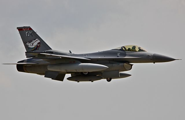 Lockheed F-16 Fighting Falcon —