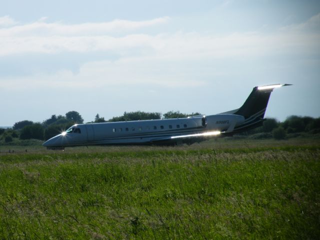 Embraer ERJ-135 (N908FL)