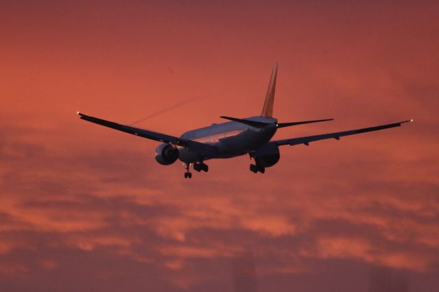 BOEING 777-300ER (RP-C7773)