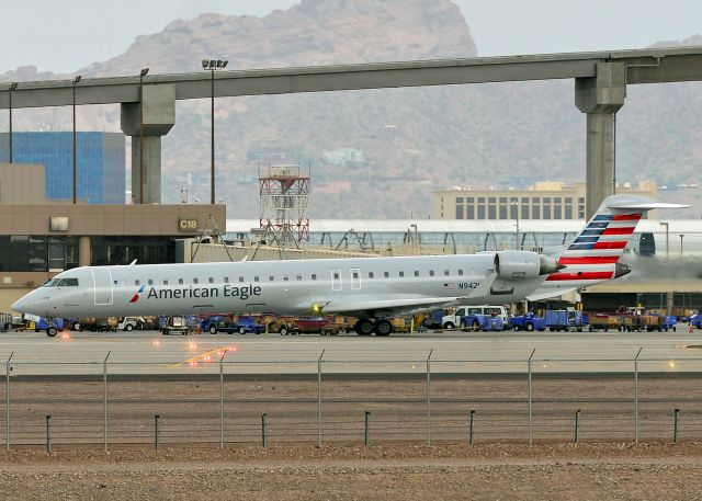 Canadair Regional Jet CRJ-900 (N942LR)