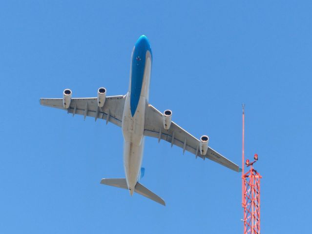 Airbus A340-300 (LV-CSF)