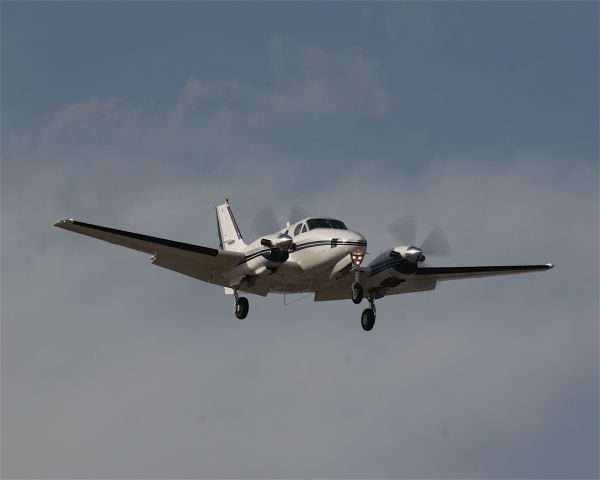 Beechcraft King Air 90 (N46RP)