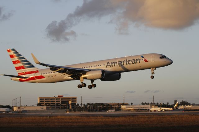 Boeing 757-200 (N187AN)