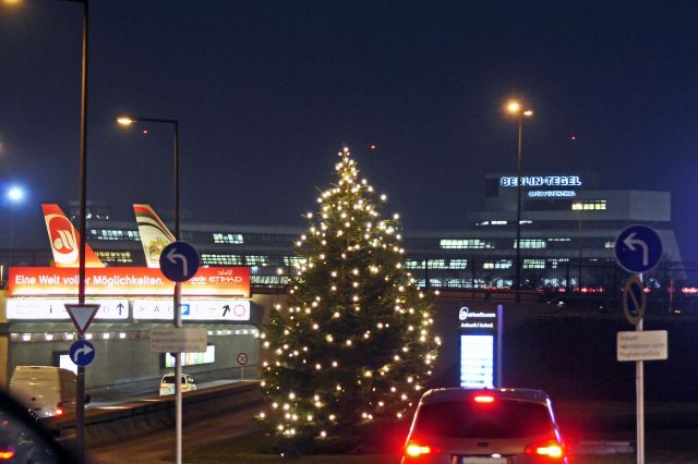 — — - Berlin Tegel Airport (EDDT / TXL) wishes you Merry Christmas and all the best for 2013