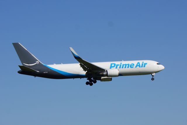 N617AZ — - Final, 23L on a cloudless Carolina Blue Sky day!